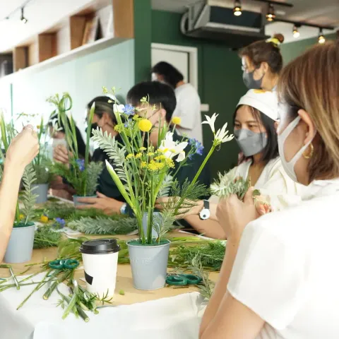 Flower & Sound by Furawa Desu フラワーデス : การจัดดอกไม้ — photo 2
